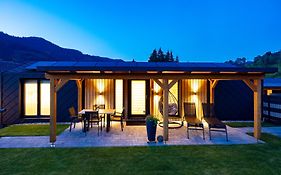 Chalet Stuhleckblick-Ferienhaus direkt an der Piste und mit eigener Sauna